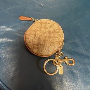 Coin holder I used it for my AirPods